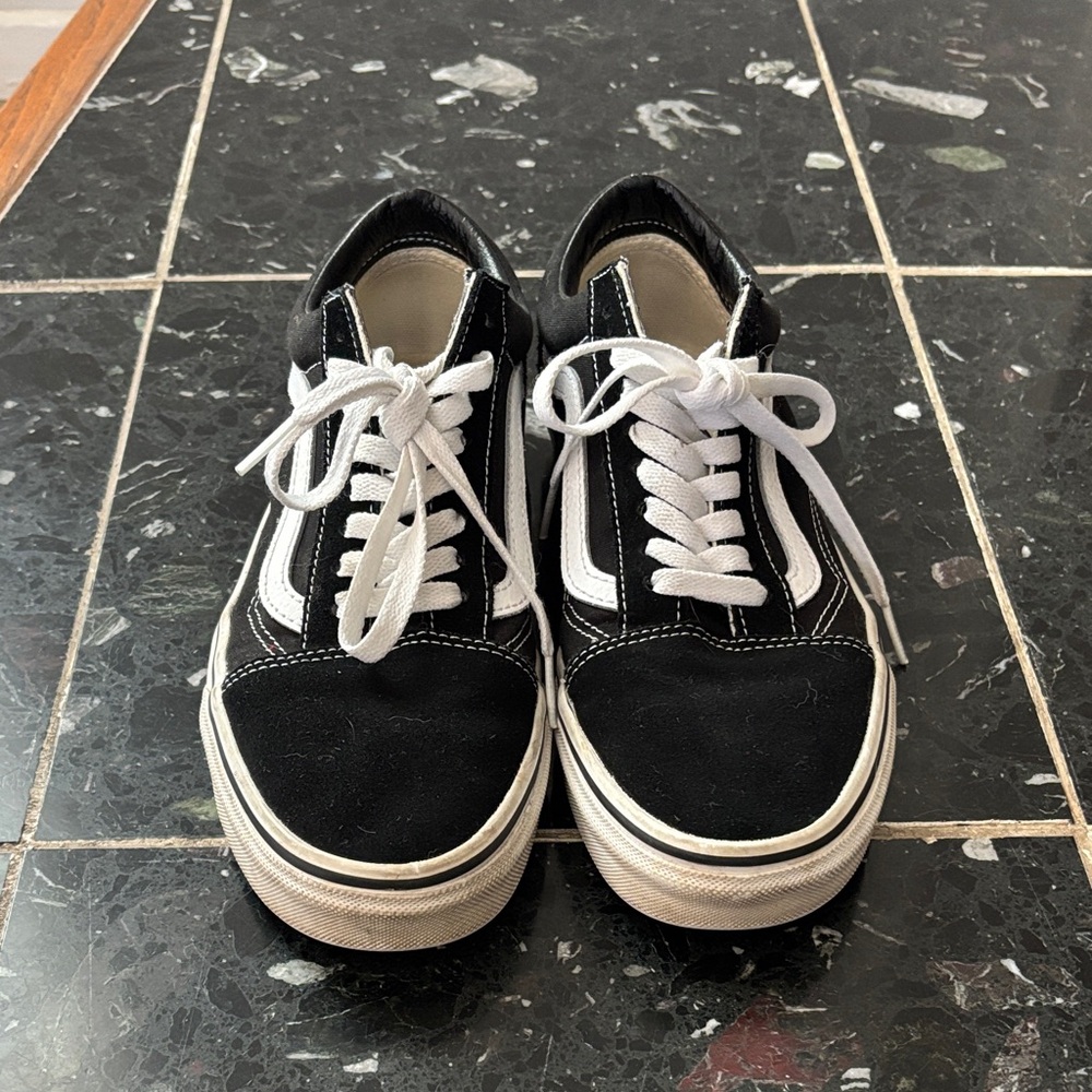 LOT - Vans Old Skool Sneakers: size W9 M7.5